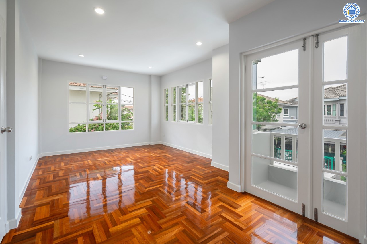 บ้านมือสองตกแต่งใหม่ แบรนด์ LH ม.ชัยพฤกษ์ บางบัวทอง หลังมุม เนื้อที่ 57.7 ตร.ว. ฟังก์ชัน 3 ห้องนอน 2 ห้องน้ำ จอดรถ 2 คัน พร้อม facilities ครบครัน บนทำเลเดินทางสะดวก ติดถนนบางกรวย-ไทรน้อย ใกล้เซ็นทรัลเวสต์เกต และรถไฟฟ้าสายสีม่วง "สถานีบางพลู"